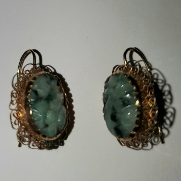 Carved Moss In Snow Jade Earrings 14k Yellow Gold Antique Rare Jade - Picture 3 of 5